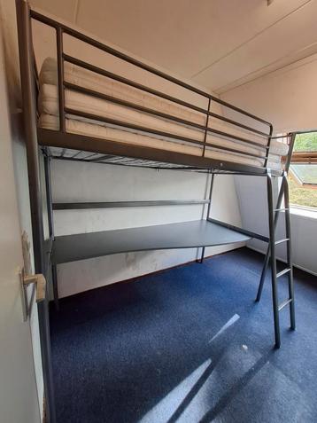Ikea Hoogslaper Mashult met Bureau en 3 kinder Matrassen beschikbaar voor biedingen