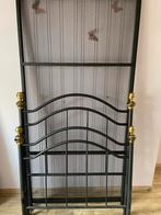 Stalen bed met gouden knoppen, Ophalen, Gebruikt, Staal, 150 tot 200 cm