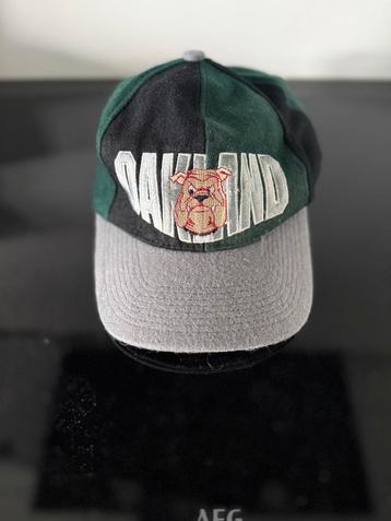 Oakland Snapback Cap met Oorwarmers beschikbaar voor biedingen