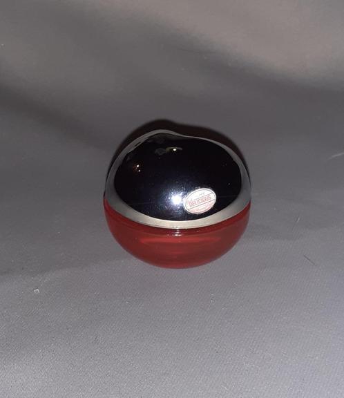 Luxe parfum mini - DKNY Delicious red, Verzamelen, Parfumverzamelingen, Zo goed als nieuw, Miniatuur, Gevuld, Ophalen of Verzenden