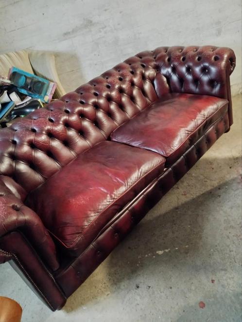 Chesterfield Salvale 3 zits bank kleur burgundy oxblood red, Huis en Inrichting, Banken | Bankstellen, Ophalen