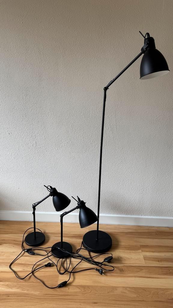 Eglo Priddy Vloerlamp + 2 Bureaulampen, Huis en Inrichting, Lampen | Vloerlampen, Zo goed als nieuw, 150 tot 200 cm, Metaal, Ophalen of Verzenden