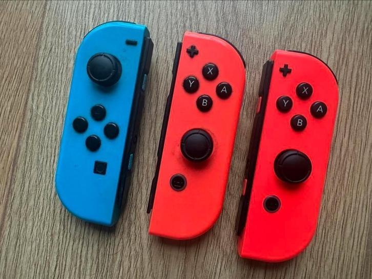 3x Nintendo Switch Joy-Con Controller (Manekementen), Spelcomputers en Games, Games | Nintendo Switch, Zo goed als nieuw, Overige genres
