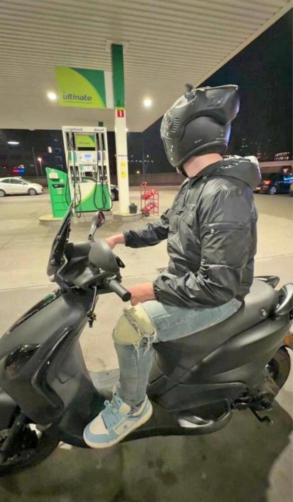 Piaggio Zip Fly in topconditie, Fietsen en Brommers, Scooters | Piaggio, Zo goed als nieuw, Fly, Benzine, Ophalen