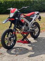 Aprilia SX 50 | 2019 | USD voorvork, Fietsen en Brommers, Ophalen, 6 versnellingen, Maximaal 45 km/u, Zo goed als nieuw