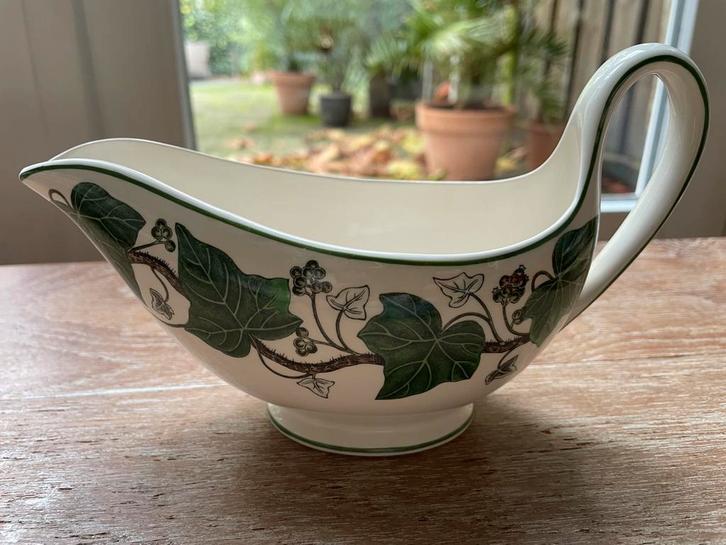 Saus / juskom Wedgwood Napoleon Ivy, Antiek en Kunst, Antiek | Servies los, Ophalen