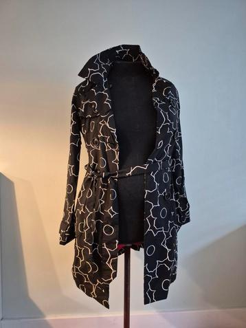Happy Rainy Days Parka maat S - Stijlvol en Waterdicht! beschikbaar voor biedingen