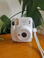 Instax mini 11 white instant camera, Gebruikt, 1102WT, Katrina Graham, Katrinagraham2011@gmail.com