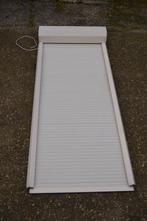 Wit elektrisch rolluik voor een deur, Doe-het-zelf en Verbouw, Rolluiken, Ophalen, Gebruikt, 200 cm of meer, Minder dan 100 cm