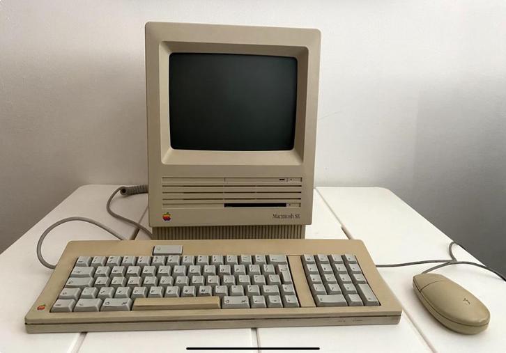 Klassieke MAC uit 1988, Computers en Software, Vintage Computers, Ophalen