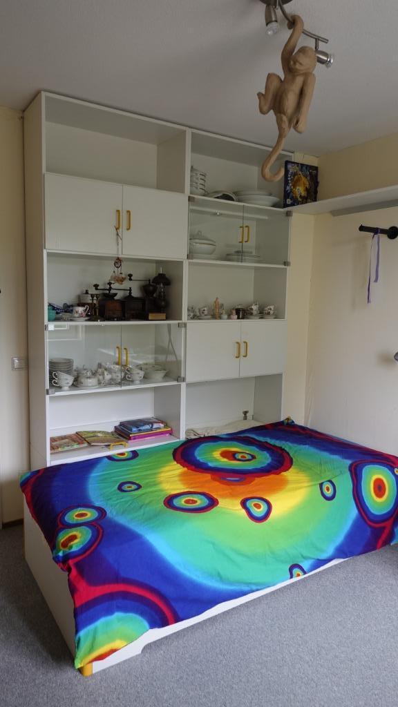 Eenpersoonsbed met bureau, ladekastje en kast, Huis en Inrichting, Kasten | Lockerkasten, Gebruikt, Ophalen