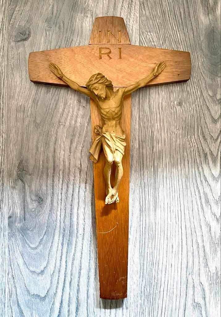 Houten Kruisbeeld met Christus H. Holtermann, Antiek en Kunst, Antiek | Religie, Ophalen of Verzenden
