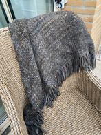 Manos Del Uruguay Omslagdoek - 100% Wol - Antraciet, Verzenden, Gedragen
