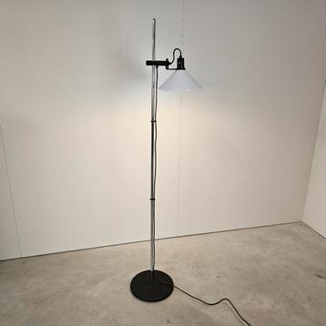 Vintage Italiaanse vloerlamp Stilnovo beschikbaar voor biedingen