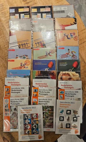 Jaarcollectie Nederlandse Postzegels 1985-2012 beschikbaar voor biedingen