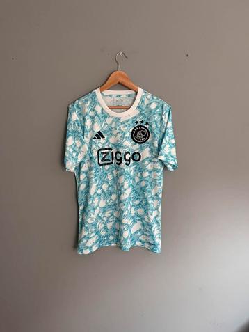 Ajax trainingsshirt 2023/24 beschikbaar voor biedingen