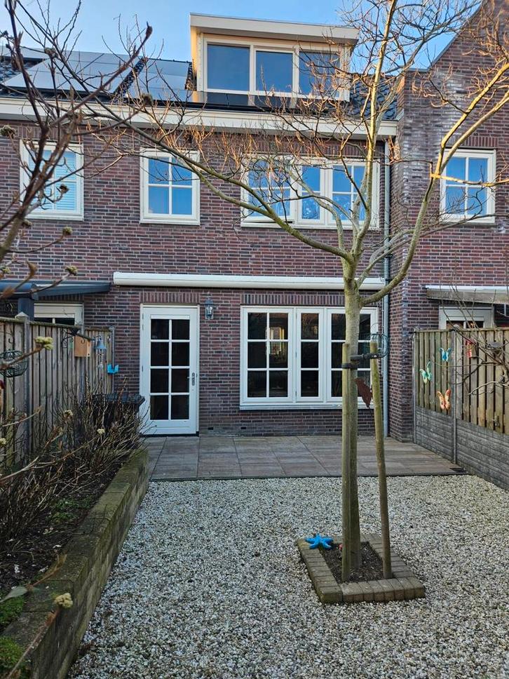Huis met garages te koop in Terneuzen, Huizen en Kamers, Huizen te koop, Zeeland, Tussenwoning, A+