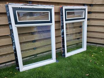 Hardhouten kozijnen 2 stuks beschikbaar voor biedingen