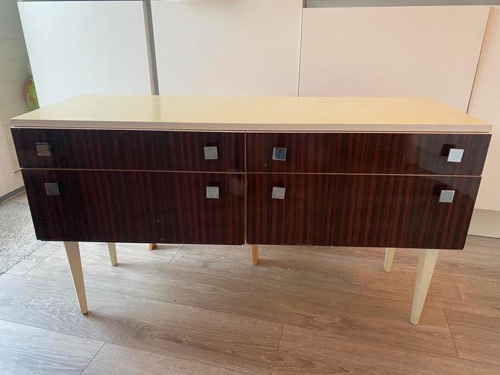 Vintage dressoir ‘60 om te restaureren, Huis en Inrichting, Kasten | Dressoirs, Gebruikt, 50 tot 100 cm, 25 tot 50 cm, Met lade(s)