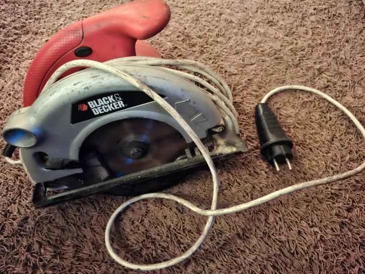 Cirkelzaag (Black & Decker), Doe-het-zelf en Verbouw, Gereedschap | Zaagmachines, Gebruikt, Cirkelzaag, Minder dan 600 watt, 30 tot 70 mm