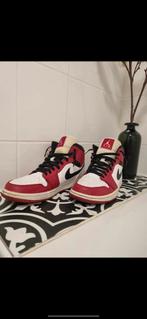 Jordan 1 mid Chicago 2020 (maat 48.5), Ophalen of Verzenden, Zo goed als nieuw, Overige kleuren