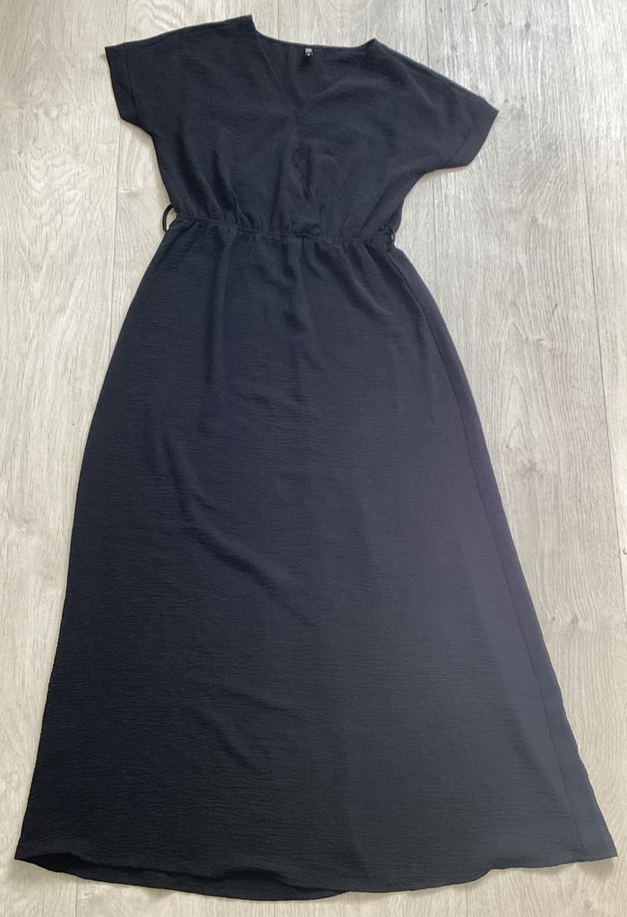 Zwarte lange Jurk - Maat M, Kleding | Dames, Jurken, Gedragen, Maat 38/40 (M), Zwart, Onder de knie, Ophalen of Verzenden