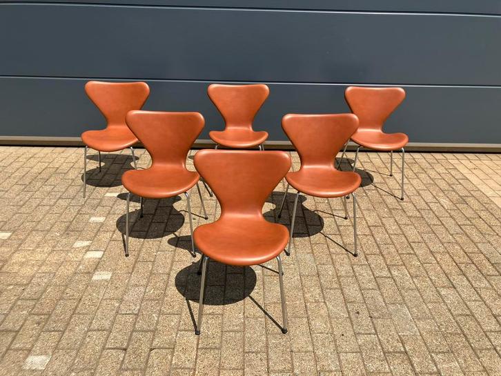 Fritz Hansen series 7 Vlinderstoelen in Cognac leder NIEUW!!, Huis en Inrichting, Stoelen, Zo goed als nieuw, Bruin, Ophalen of Verzenden