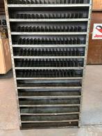 Metalen magazijnkast met vakken, Ophalen