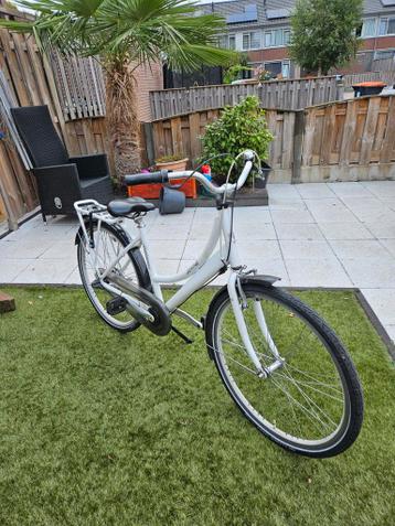 Een meisje fiets  3 versnelingen  mooie fiets om naar school