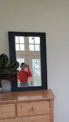 Zwarte grote spiegel  beschikbaar voor biedingen