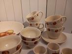Jet servies Appel., Huis en Inrichting, Keuken | Servies, Ophalen of Verzenden, Zo goed als nieuw, Overige stijlen, Kop(pen) en/of Schotel(s)