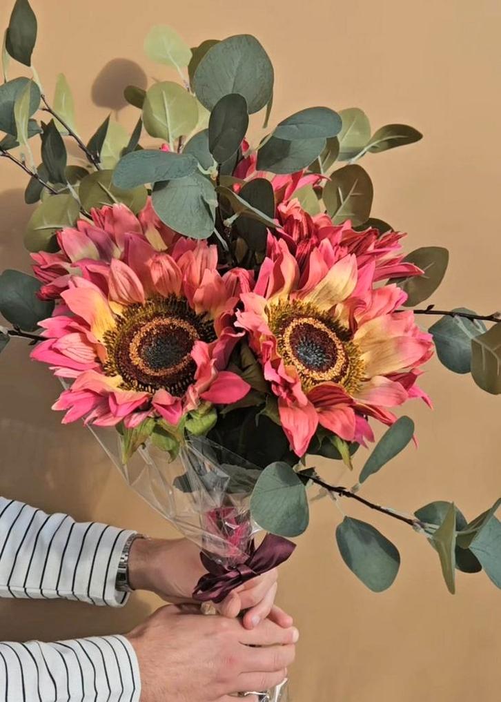 Nieuw zijden boeket rode zonnebloemen herfstkleuren, Huis en Inrichting, Woonaccessoires | Kunstplanten en Kunstbloemen, Nieuw