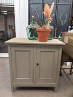 Vintage brocante kast / kastje / dressoir, Ophalen, Studio Larilo, Studiolarilo@gmail.com, Zo goed als nieuw