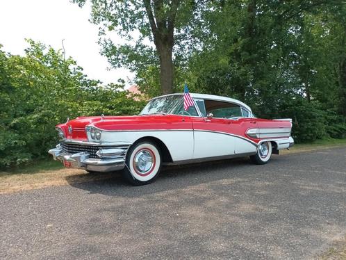Buick 1958 Rood, Auto's, Buick, Particulier, Overige modellen, Benzine, Sedan, Automaat, Geïmporteerd, Rood, Overige kleuren, Stof