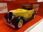 Ford V8 Softtop Roadster Coca Cola reclame Solido 1:17 KRD, Solido, Ophalen of Verzenden, Zo goed als nieuw, Auto