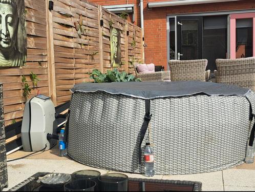 Opblaasbare jacuzzi inclusief pomp, Tuin en Terras, Bubbelbaden en Hottubs, Gebruikt, Pomp, Ophalen of Verzenden