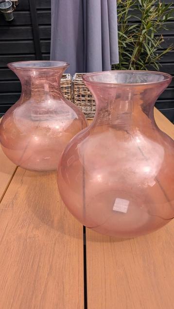 Grote glazen vazen rose beschikbaar voor biedingen