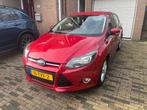 Ford Focus 1.6 Titanium 110KW/150PK 2012 Rood, Stof, Zwart, 4 cilinders, 150 pk