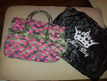 Tas Mia Bag camouflage met roze lippen beschikbaar voor biedingen