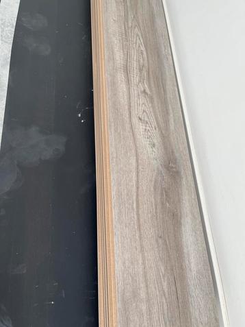 Laminaatvloer 70M2 + (6 maanden oud) uit elkaar gehaald beschikbaar voor biedingen