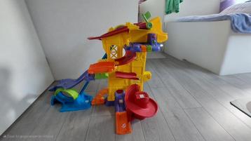 VTech Toet Toet Auto Stuntbaan beschikbaar voor biedingen