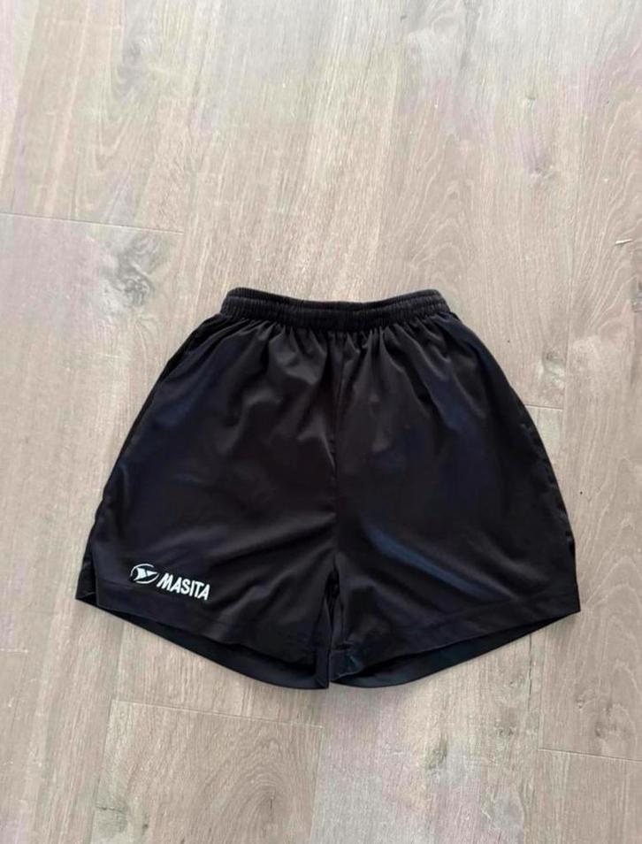 Masita zwart voetbalbroekje maat 140, Kinderen en Baby's, Kinderkleding | Maat 152, Zo goed als nieuw, Jongen of Meisje, Sport- of Zwemkleding