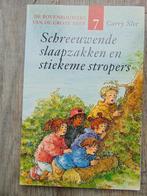 Schreeuwende slaapzakken en stiekeme stropers Avi M7 C. Slee, Boeken, Ophalen of Verzenden, Zo goed als nieuw, Carry Slee, Fictie
