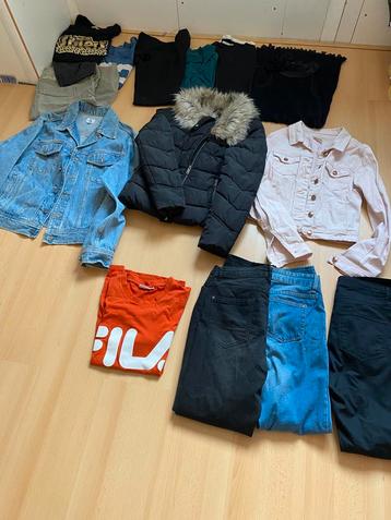 Dames kleding beschikbaar voor biedingen