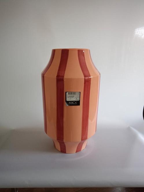 Vaas merk Mica 100% handgemaakt hoogte 38,5 cm, Huis en Inrichting, Woonaccessoires | Vazen, Nieuw, Rood, Minder dan 50 cm, Aardewerk of Porselein