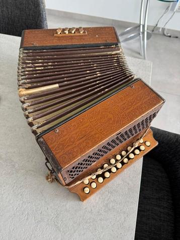Hohner Accordeon antiek beschikbaar voor biedingen