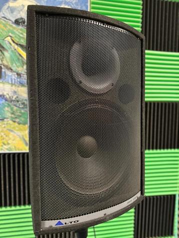 Set active Alto Elvis 15A speakers met zware K&M standers  beschikbaar voor biedingen