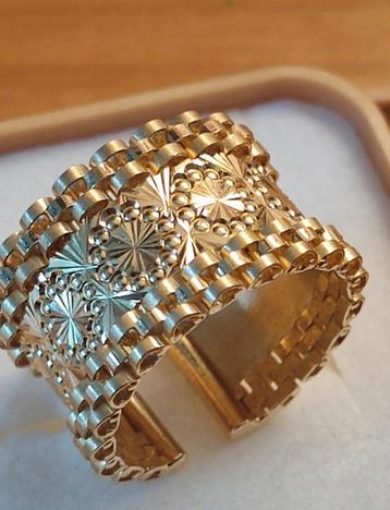 18 karaat gouden ring beschikbaar voor biedingen