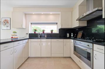 Crème U-keuken met Granieten Blad compleet met apparatuur! beschikbaar voor biedingen