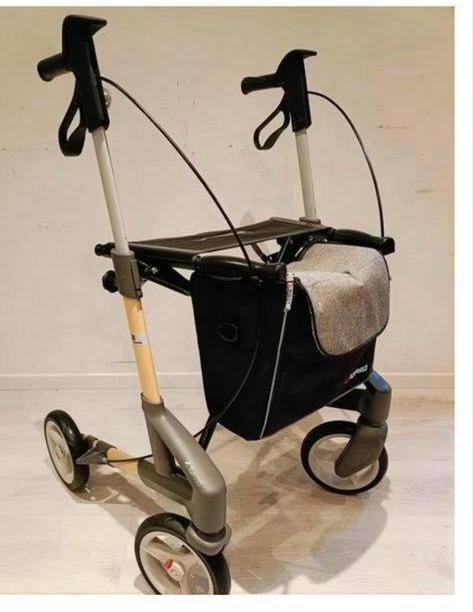 Topro troja 5G rollator maat M nieuw staat, Diversen, Rollators, Zo goed als nieuw, Lichtgewicht, Opvouwbaar, Ophalen of Verzenden